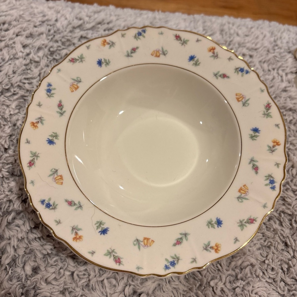 Syracuse China Soup Bowls Set of 8 White Floral Gold Trim Federal Shape Good 8in